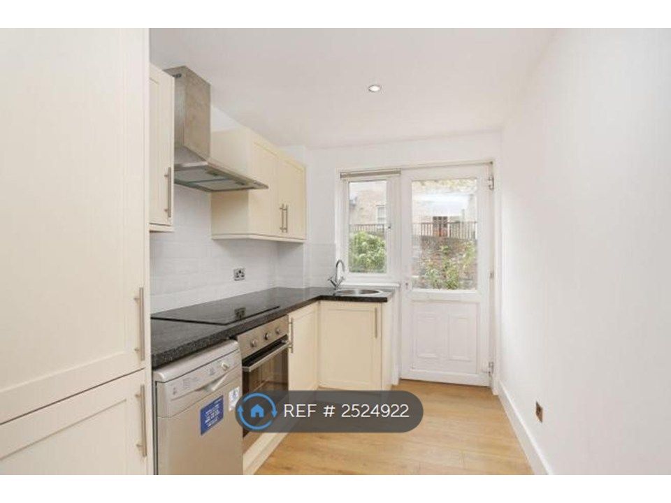 Property photo 2 of 10 Kitchen