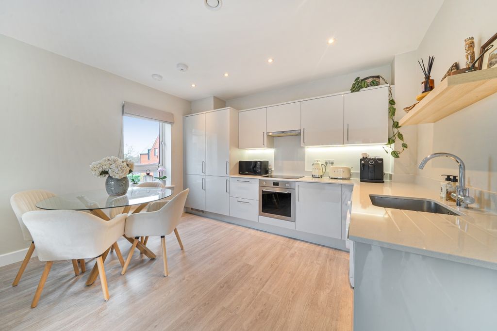 Property photo 2 of 22 1423952-12-69Aabd...