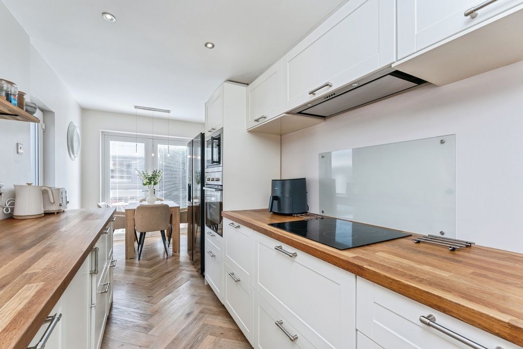 Property photo 2 of 20 Pbox-Img.Jpg