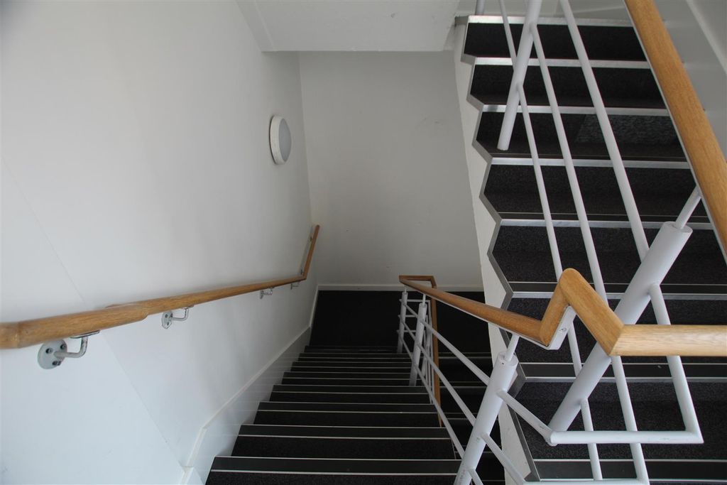 Property photo 3 of 13 Img_5595.Jpg