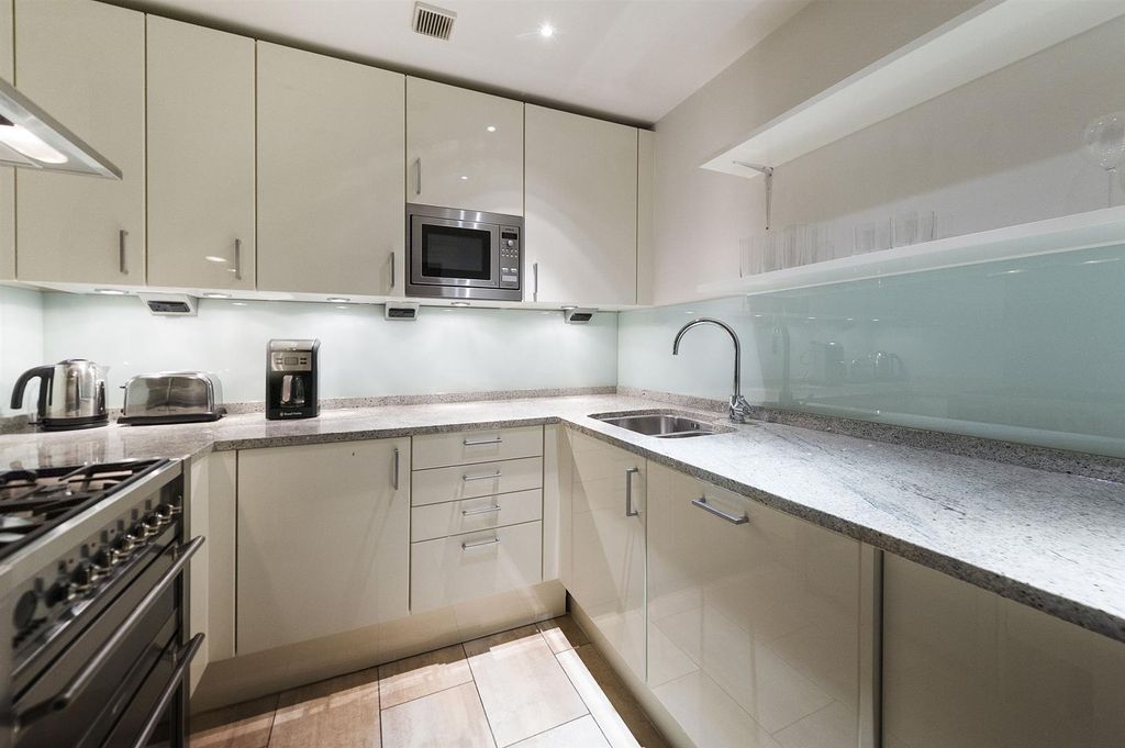 Property photo 2 of 7 645E23Bc4B40B306240283F8_4919F5592A2807d8Aaf6325d6
