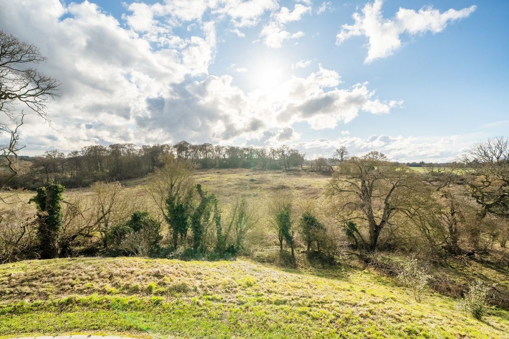 Property photo 3 of 22 Picture No. 27