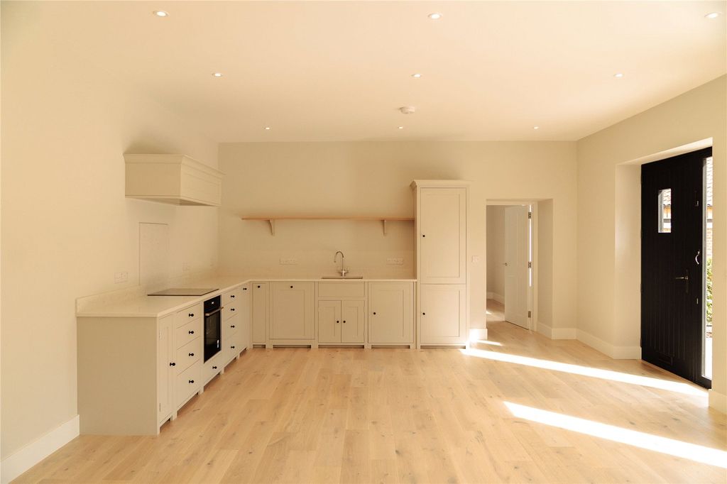 Property photo 2 of 37 Picture No. 41