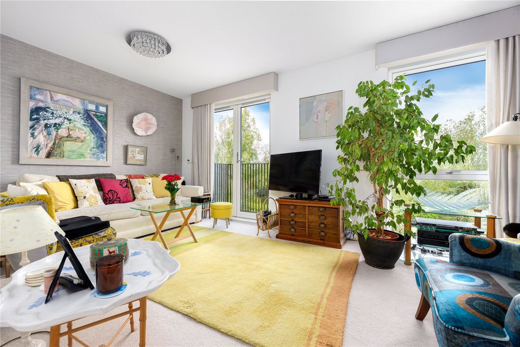 Property photo 2 of 18 Picture No. 14