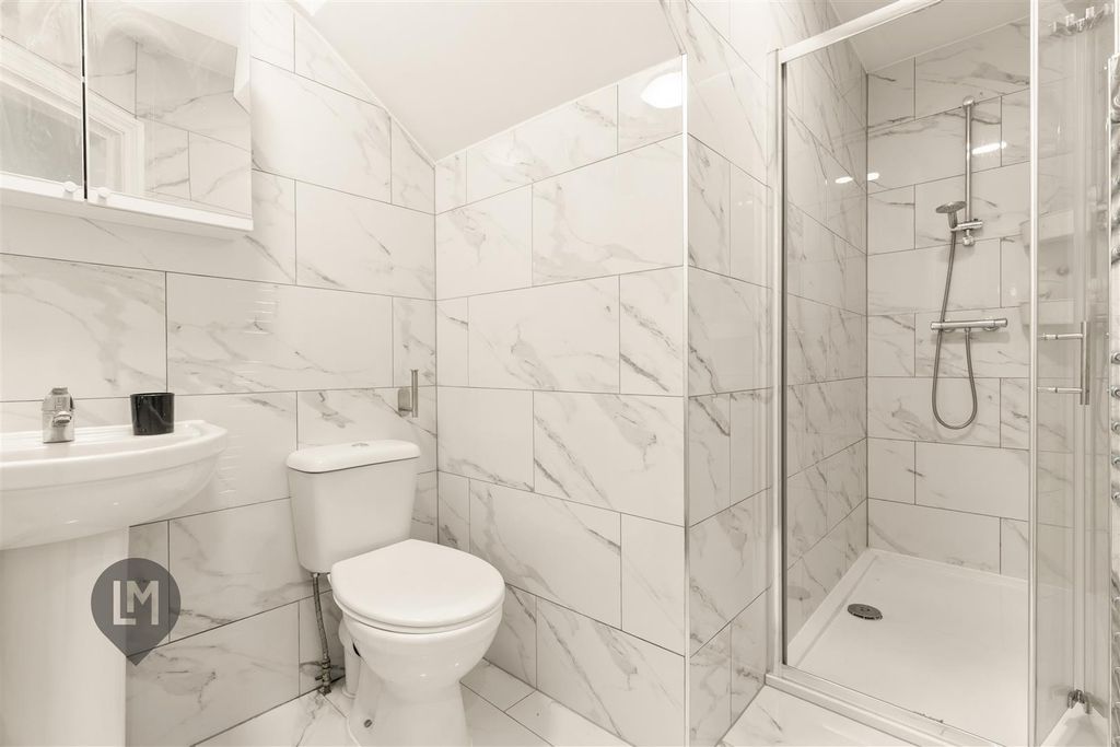 Property photo 3 of 5 Bathroom