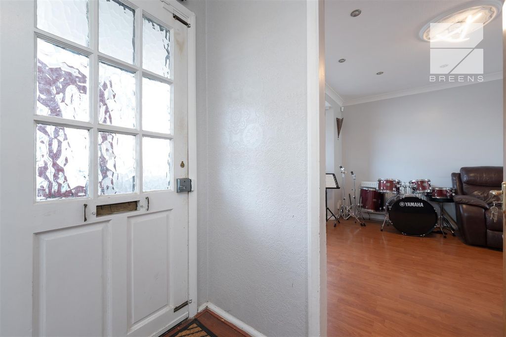 Property photo 2 of 34 31 Ropers Avenue_0005.Jpg