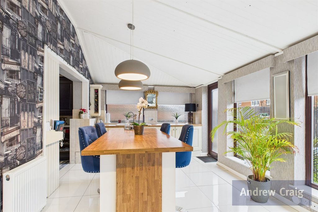 Property photo 3 of 19 Open Plan Kitchen Breakfast Room