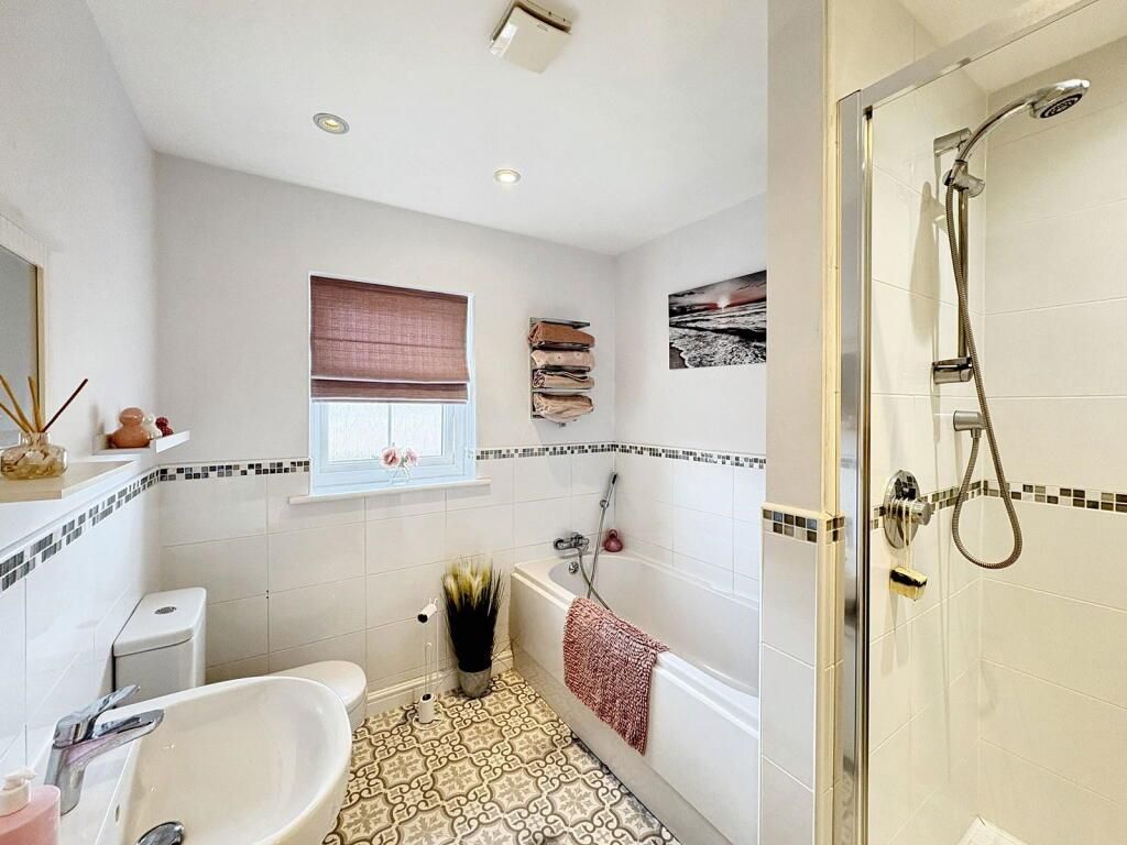 Property photo 3 of 24 Bathroom