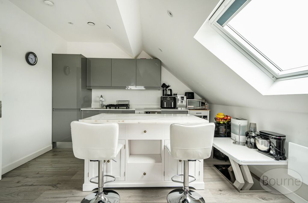 Property photo 3 of 17 d5E479E3-cc5A-4F6...