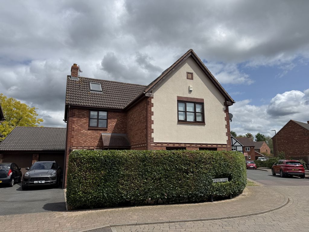 Property photo 1 of 32 5Â Bedroom Detached For Sale