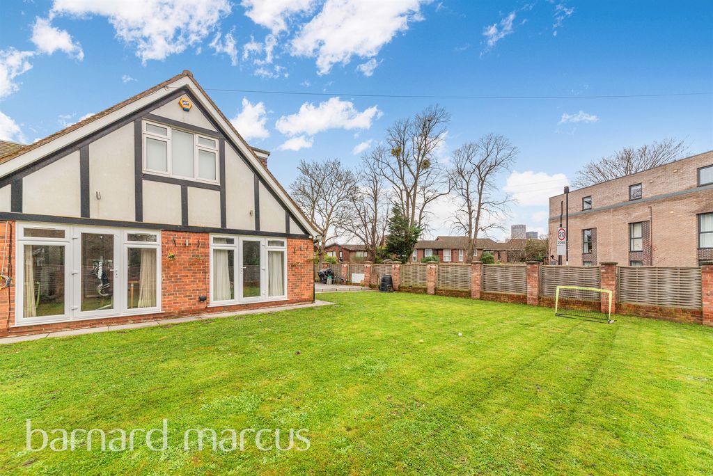Property photo 2 of 16