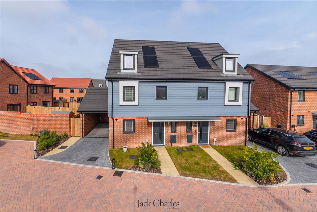 Property photo 1 of 27 25 Henge Road-58.Jpg