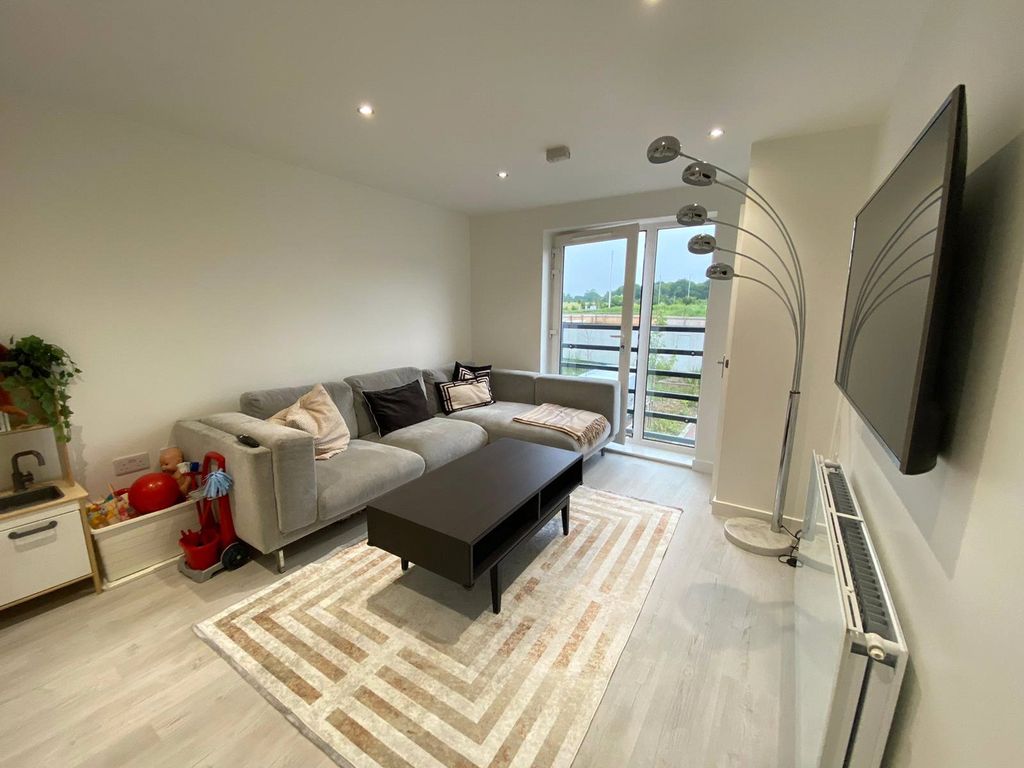 Property photo 3 of 6 Picture No. 04