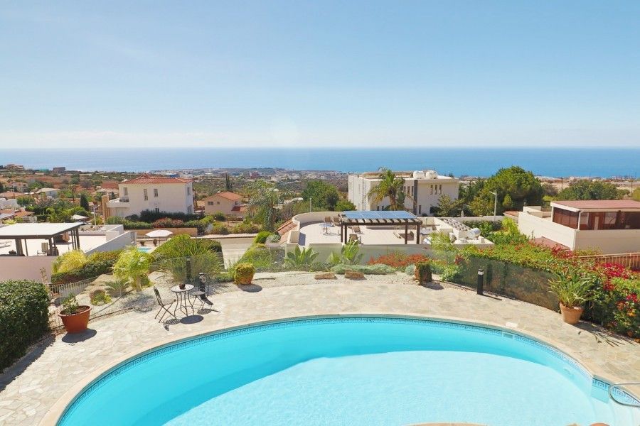 Property photo 3 of 49