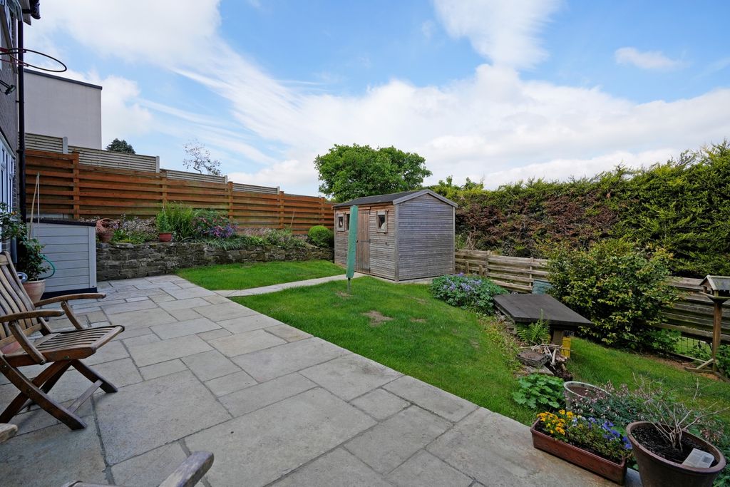Property photo 2 of 31 Rear Garden
