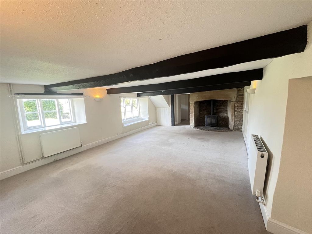 Property photo 1 of 16 Sitting Room