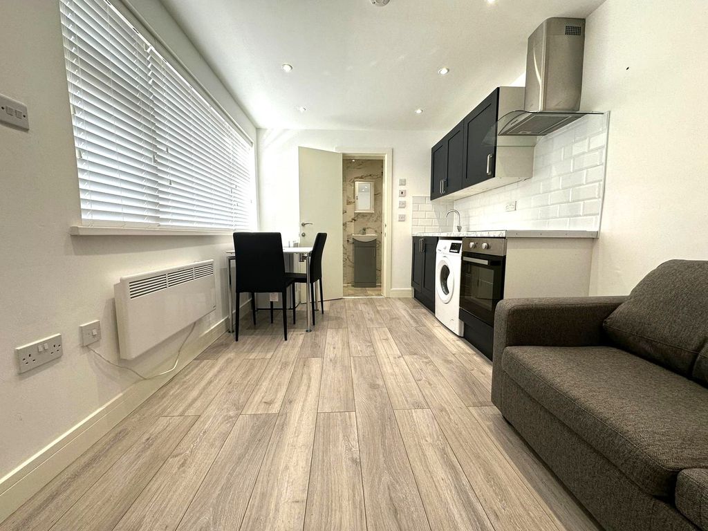 Property photo 2 of 3