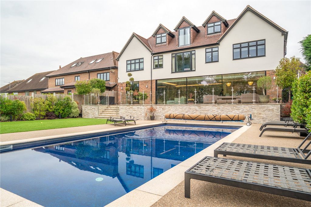 Additional image 28 of 5 bed detached house for saleDetached House Close To Station, Loughton, Essex IG10