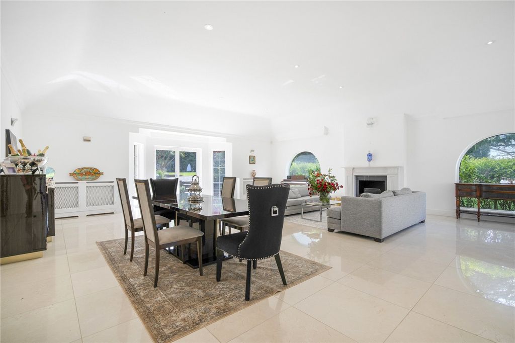Property photo 2 of 19 Dining Area