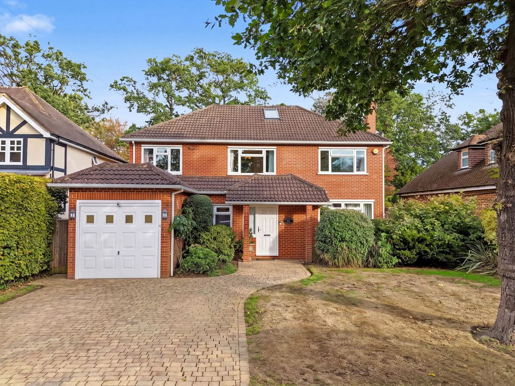Property photo 1 of 27