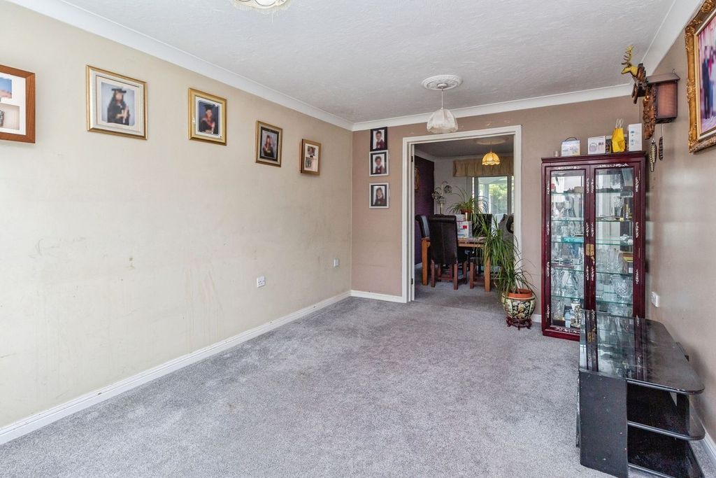 Property photo 3 of 20