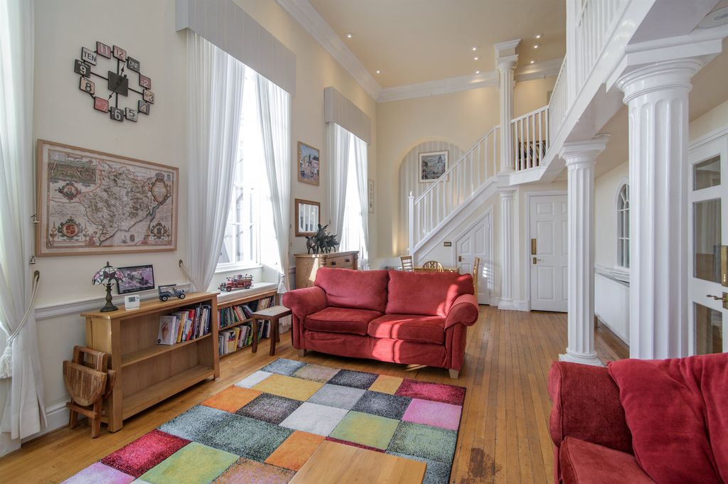 Property photo 1 of 21