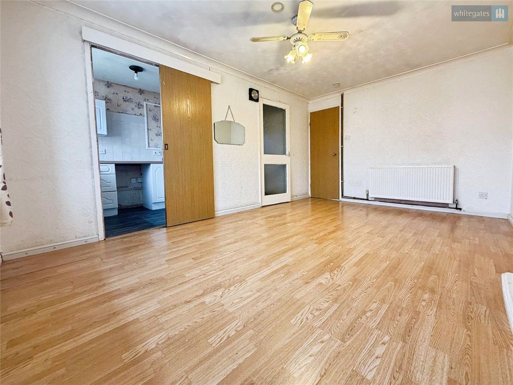 Property photo 3 of 12 Picture No. 13