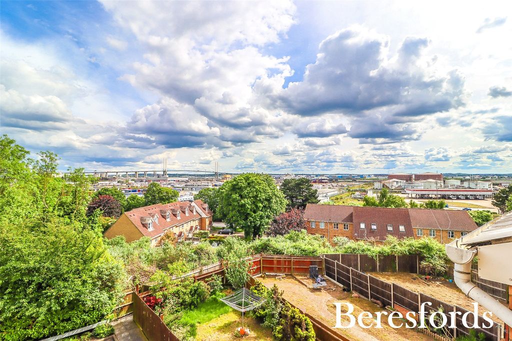 Property photo 2 of 26 Picture No. 23