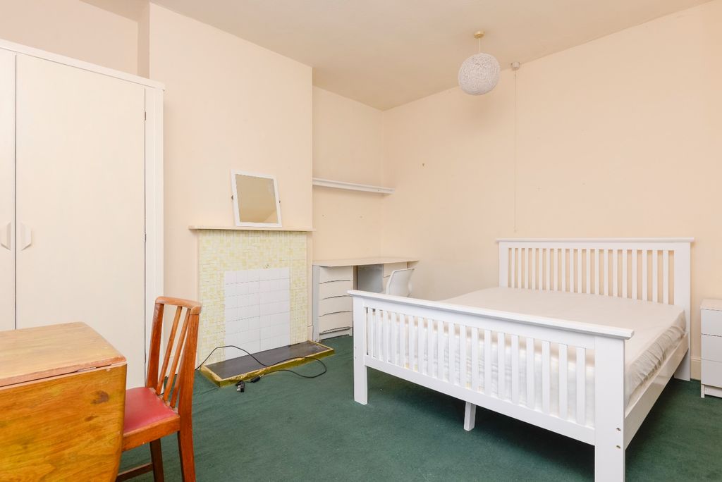 Property photo 3 of 13 1062576