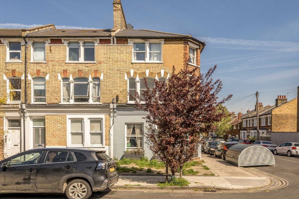 Property photo 1 of 3