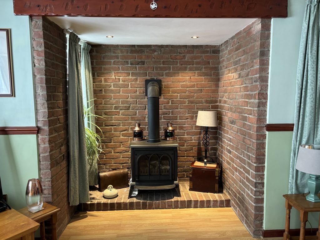 Property photo 3 of 29 Picture No. 04