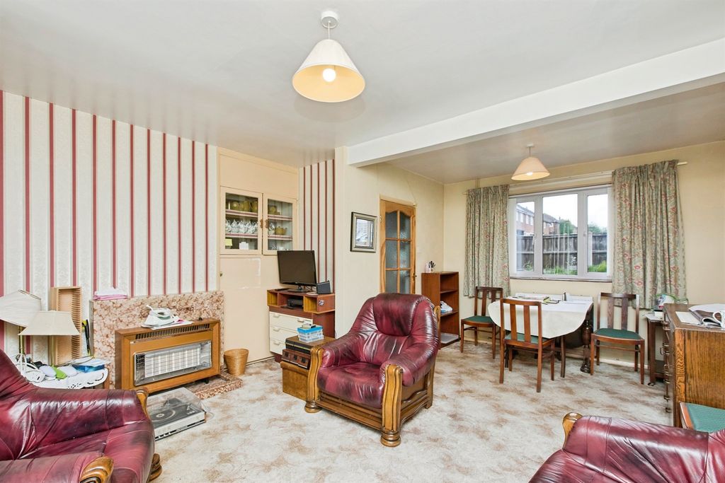Property photo 2 of 17