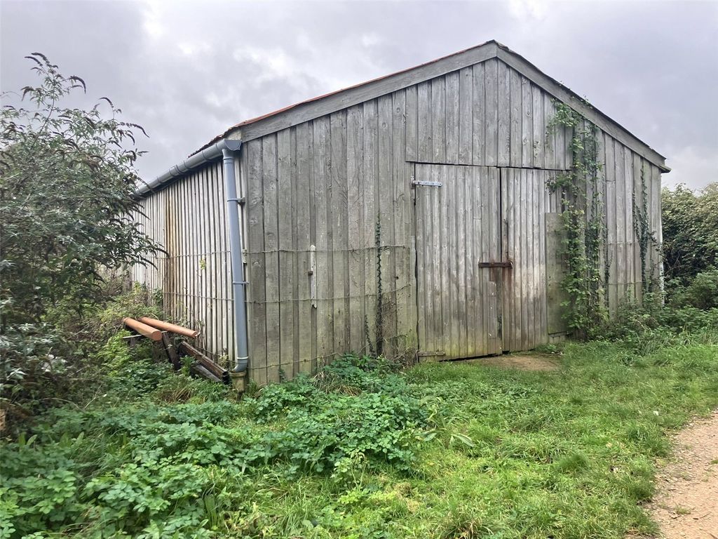 Property photo 3 of 4 Picture No. 05