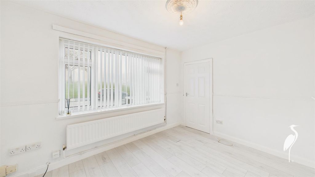 Property photo 2 of 21 Lounge