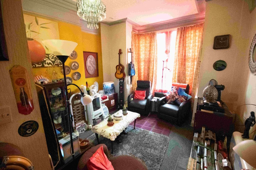 Property photo 2 of 28
