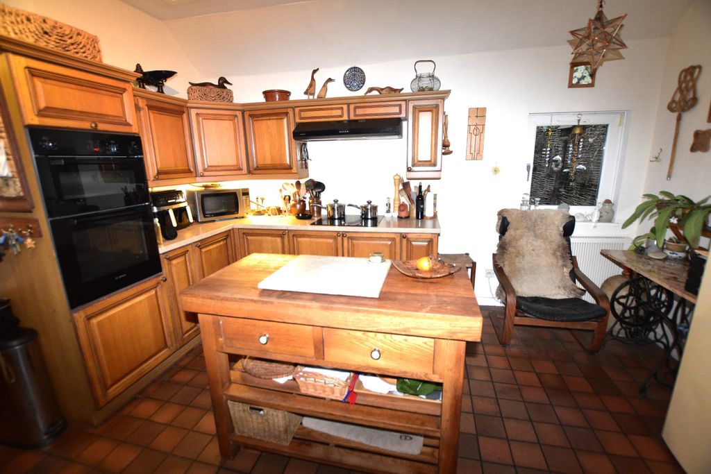 Property photo 2 of 24