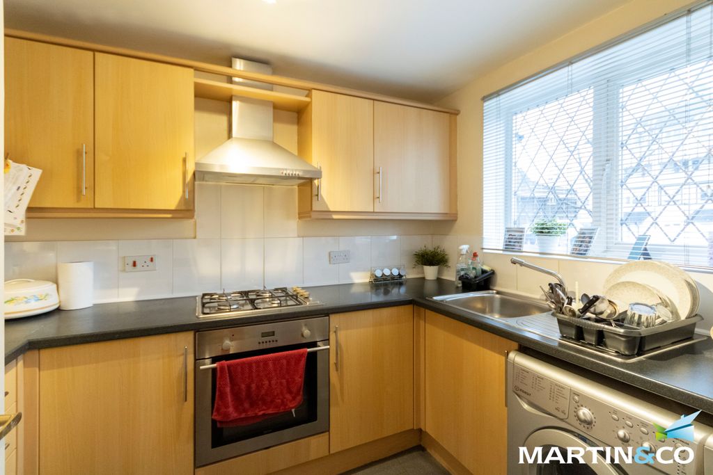 Property photo 3 of 11