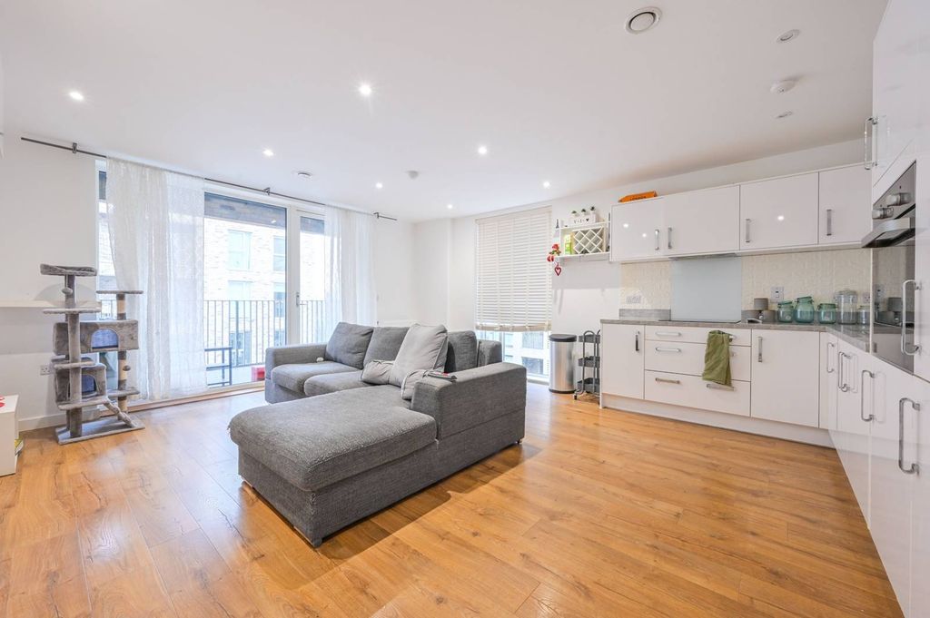 Property photo 2 of 10