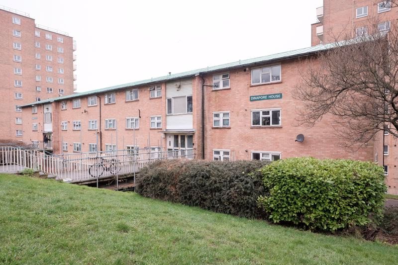 Property photo 1 of 10 Front Exterior