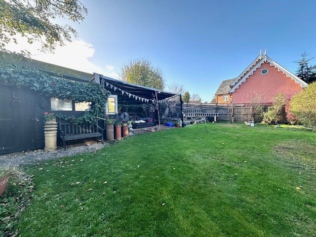 Property photo 2 of 9 Garden