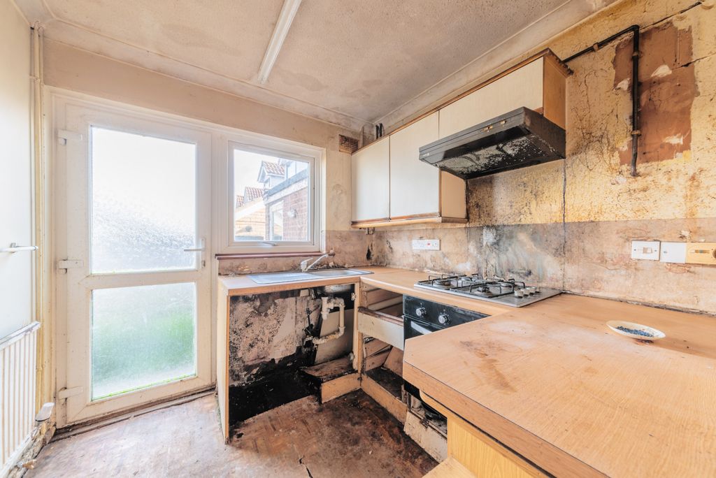 Property photo 3 of 9