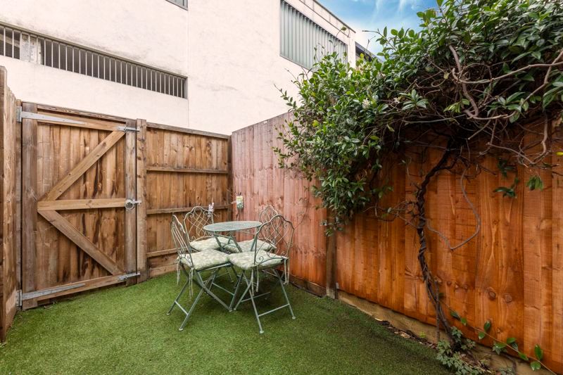 Property photo 3 of 13 Photo 8