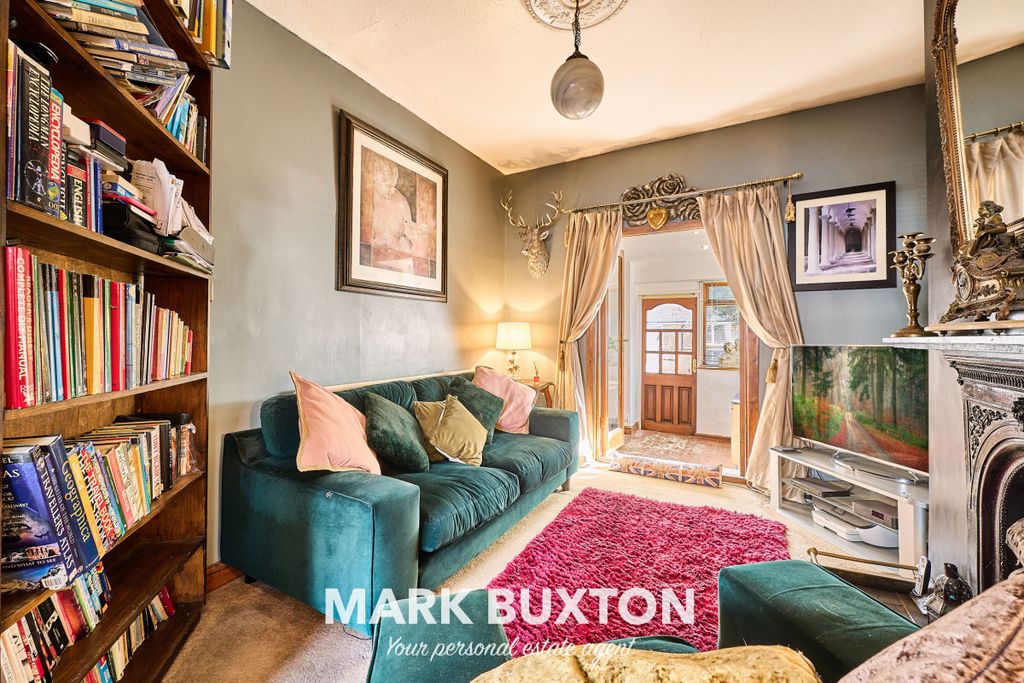 Property photo 2 of 33