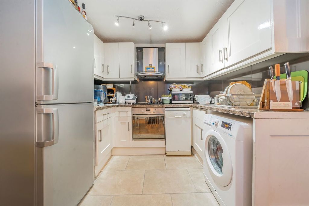 Property photo 3 of 4