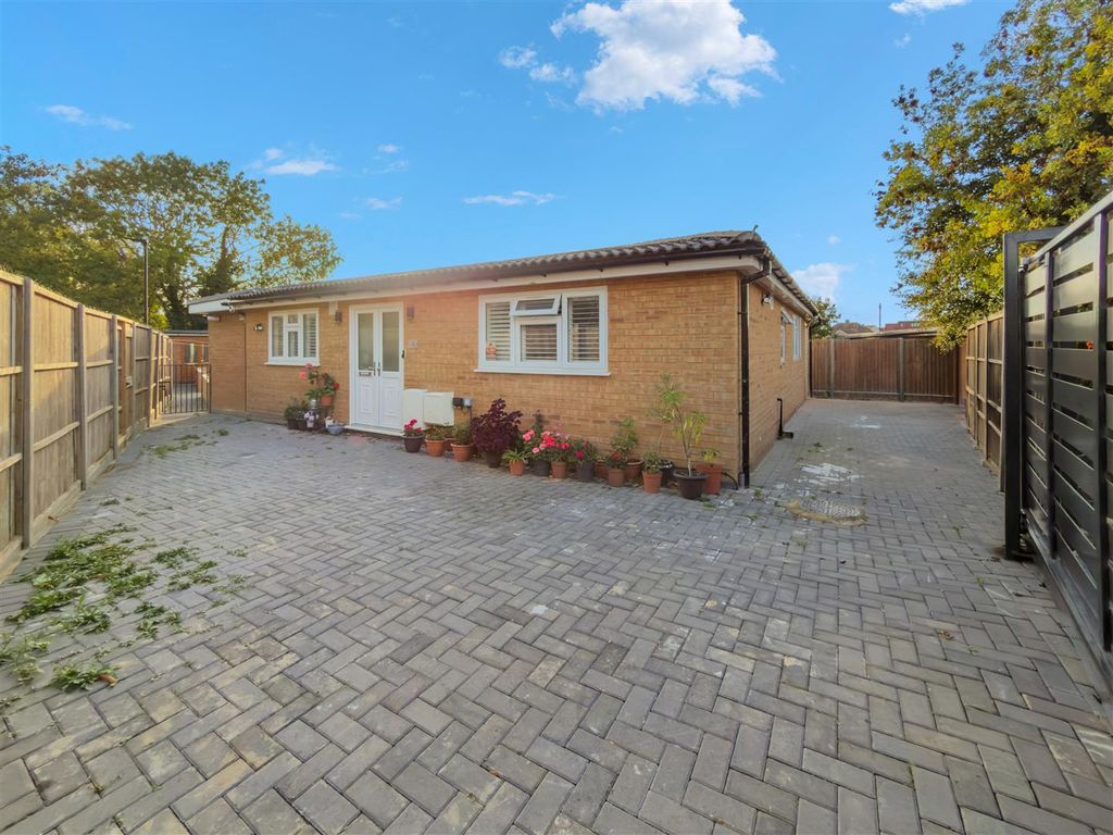Property photo 1 of 17 Front..Jpg