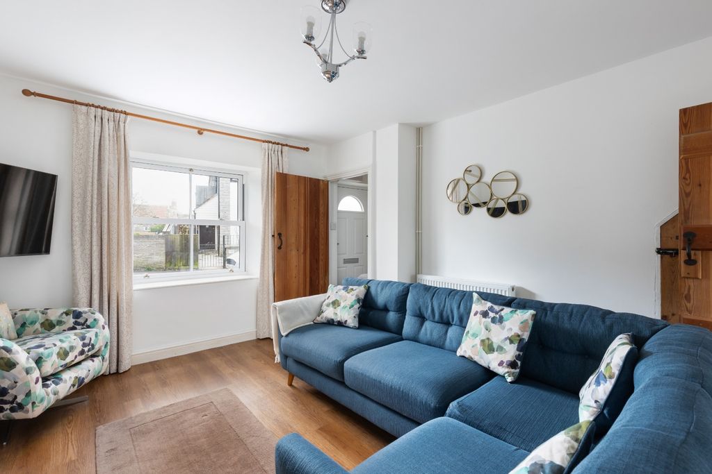 Property photo 2 of 14 4111499