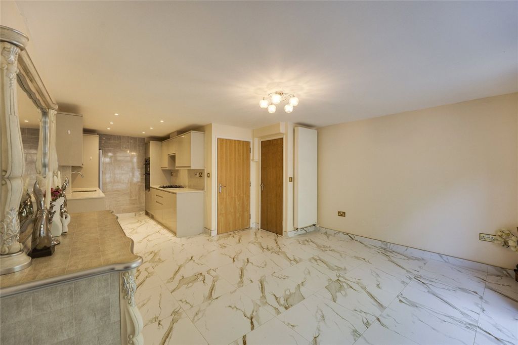 Property photo 2 of 16 Reception Room