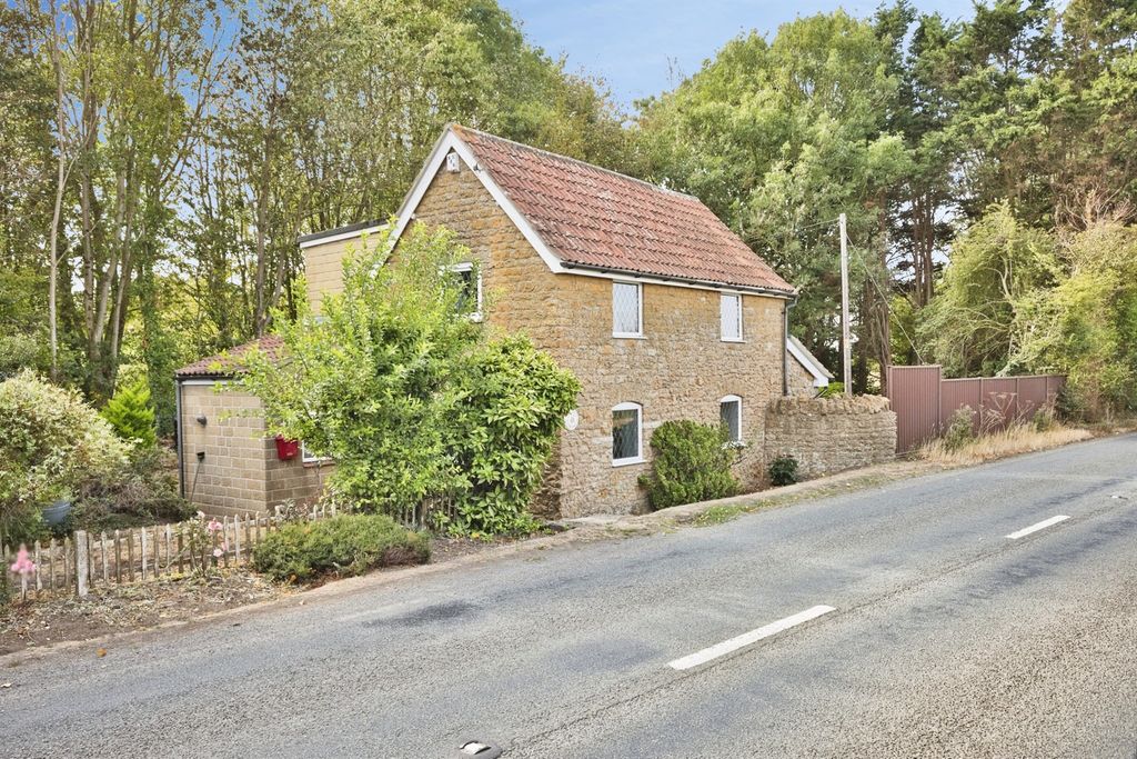 Property photo 1 of 18