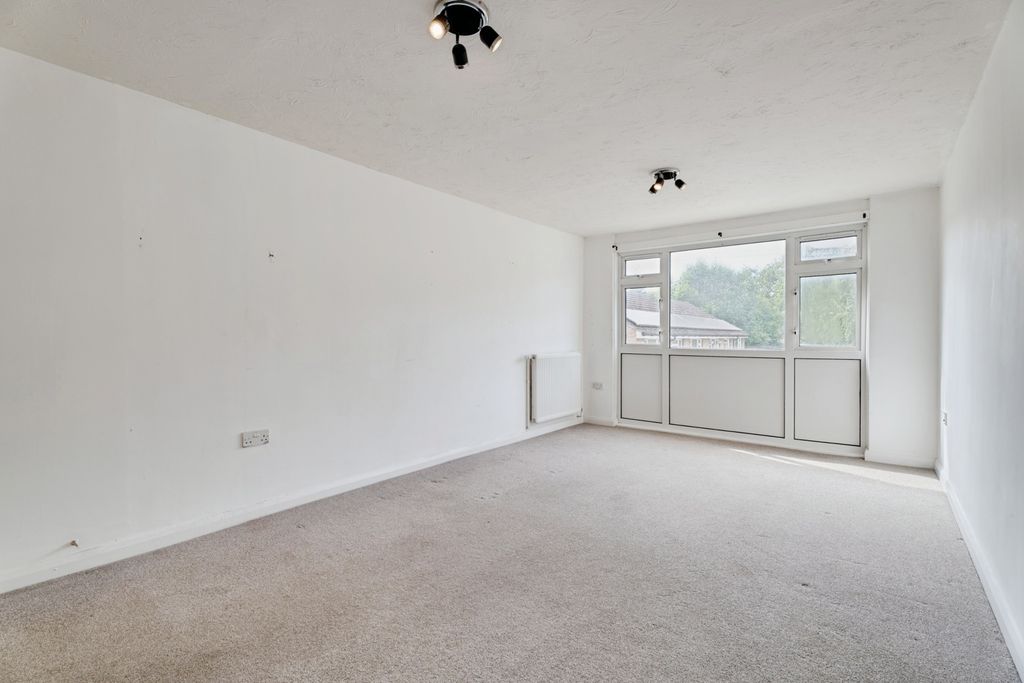 Property photo 3 of 12 Pbox-Img.Jpg