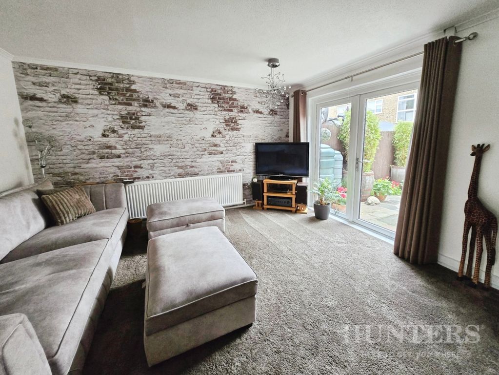 Property photo 2 of 17 Pbox-Img.Jpg